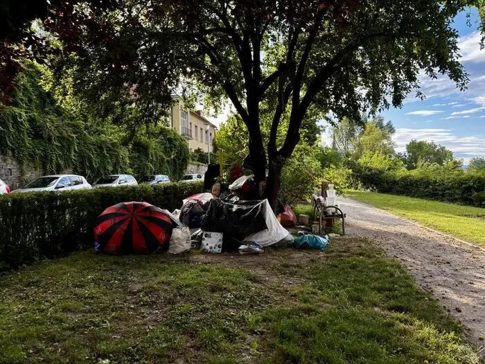 Das Grunstück befindet sich in Privatbesitz, daher hat die Polizei keine Handhabe