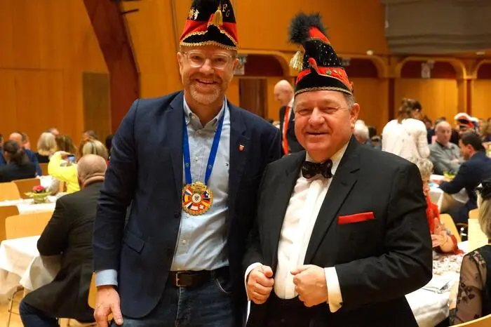 Nach der Proklamation des Prinzenpaares Michaela I und Christian II begann „The Greatest Show“ mit Alena.