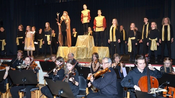Lieder aus dem „König der Löwen“: Am 7. und 8. April wurde im AK-Saal Murau zum Musicalkonzert „The Legend of Simba und Scar“ der Musikschule Murau geladen.