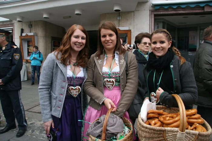 ... sowie Brezen und Lebkuchenherzen.