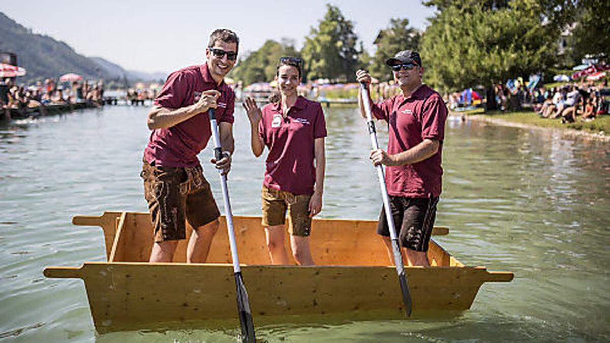 Der Musikverein Möchling-Klopeiner See veranstaltet das  Sautrogrennen auf dem Klopeiner See.