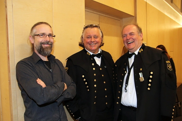 Bei freiem Eintritt im Festsaal Rosental ernteten die Musikerinnen und Musiker, unter ihnen auch Bezirkskapellmeister Andreas Angerer und Bezirksobmann-Stellvertreter Heinz Janesch, für ihre Darbietungen tosenden Applaus.