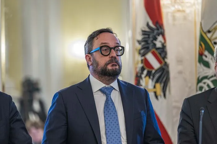 Anwalt Martin Schiefer von Schiefer Rechtsanwälte. Die Kanzlei gehört zu den Vergaberechtsexperten in Österreich. Sie war etwa bei der Vergabe der Corona-Dauertests für das Land tätig. 