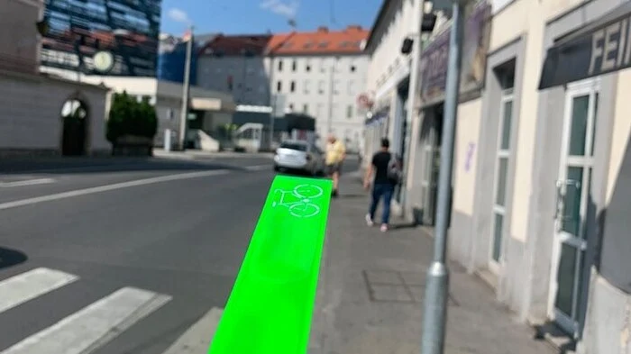 Vom Griesplatz in die Rössenmühlgasse könnte ein Radweg führen, wie das Schnappband-Foto zeigt,