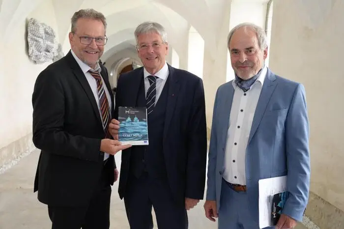 Josef Pleikner, Obmann der Musikwochen Millstatt, Landeshauptmann Peter Kaiser und Intendant Bernhard Zlanabitnig