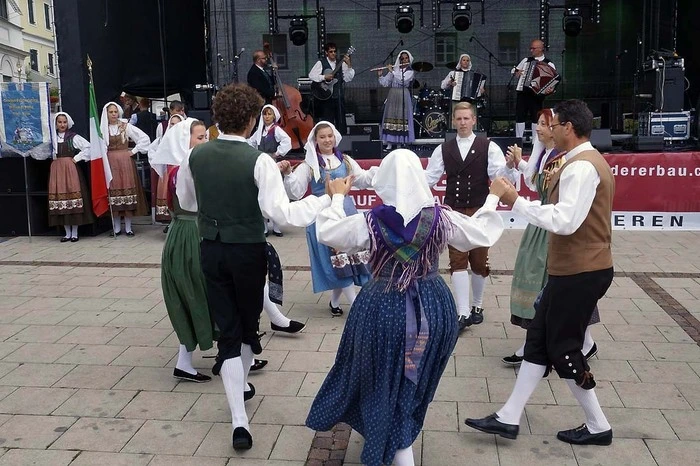 Kulinarik, Vergnügungspark und Straßenkunst sorgten den ganzen Nachmittag für Abwechslung.