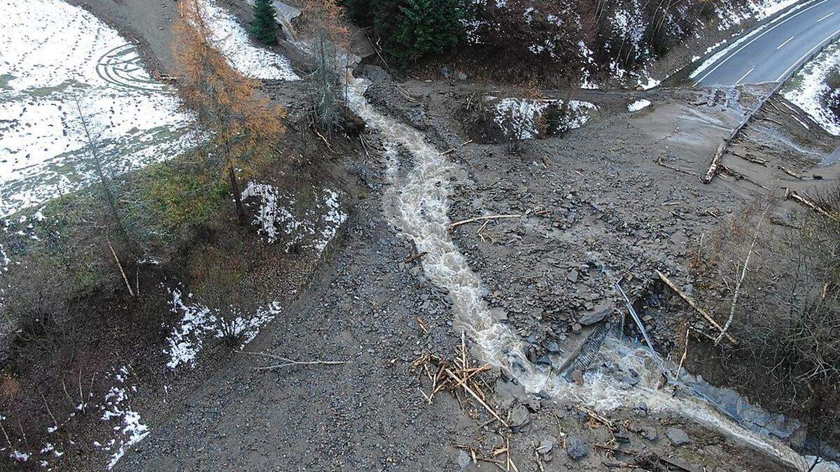 Vermurte Straße im Bezirk Murau