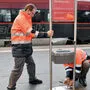 ÖBB montieren Aschenbecher ab