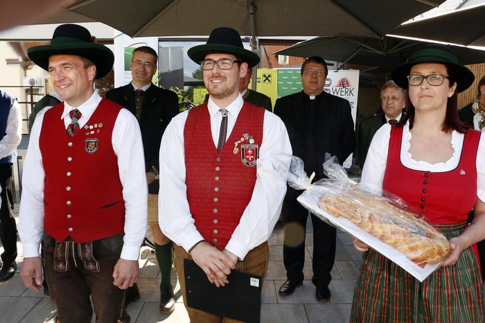 Unter der Leitung von Bezirkskapellmeister Bernhard Posch...