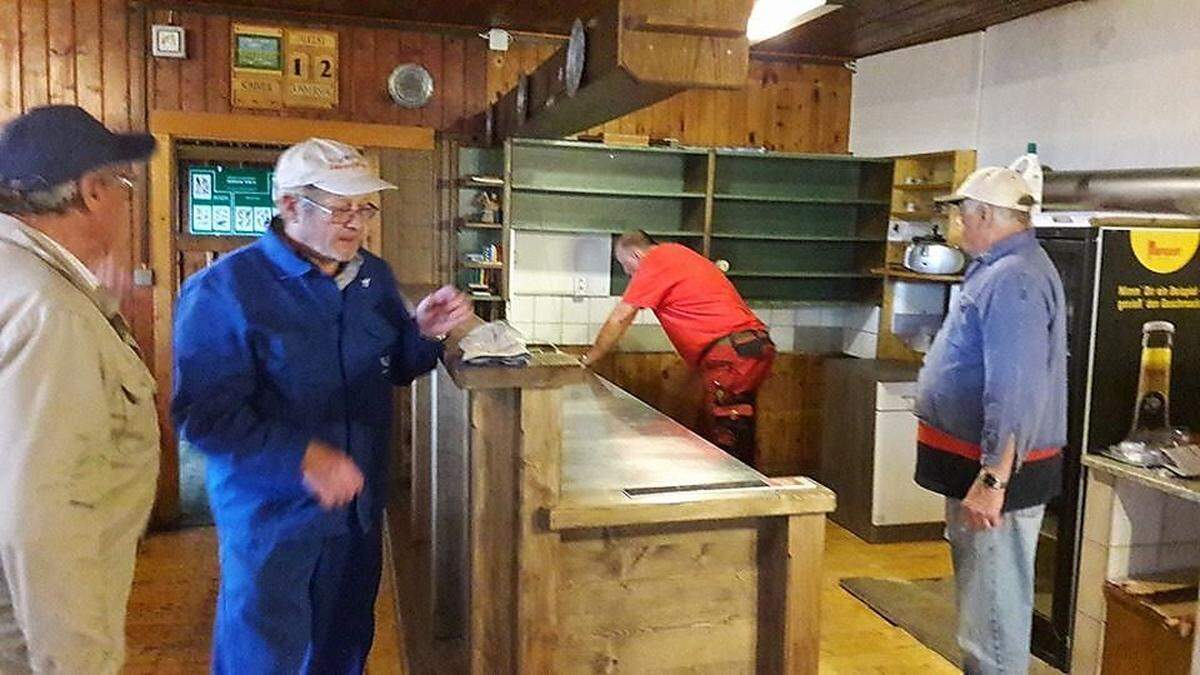 Monatelang wurde im Sattelhaus auf der Terenbachalm renoviert