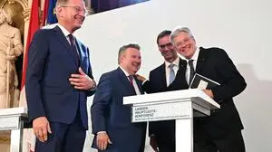 Zwar nicht vollzählig, aber um nichts weniger geeint: die Landeshauptleute Thomas Stelzer, Michael Ludwig, Markus Wallner und Peter Kaiser