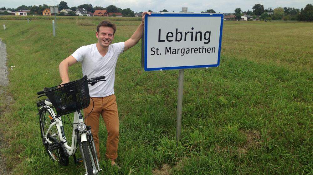 Franz-Stefan Gady auf einer Radtour durch seine Heimat