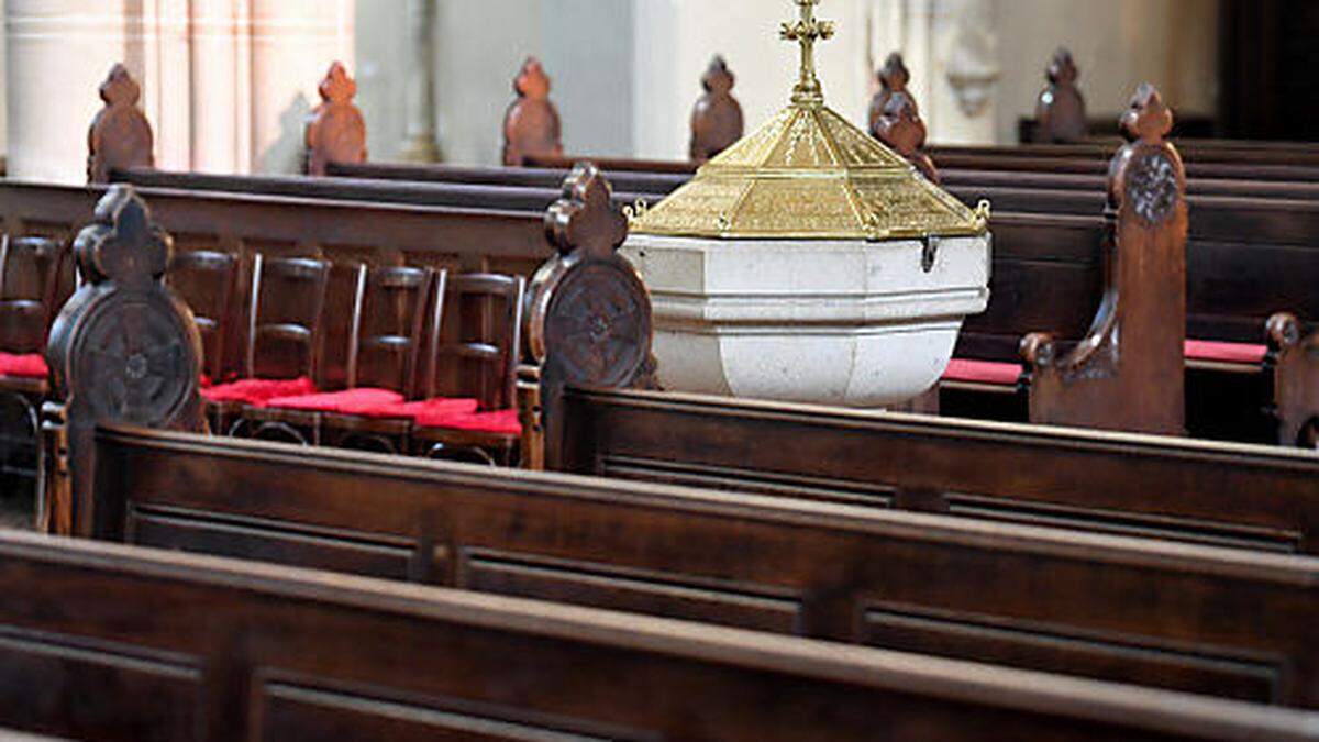 Immer mehr Reihen in den Kirchen bleiben leer. In der Region Villach sind im Vorjahr 1158 Schäfchen aus der Kirche ausgetreten (Sujetbild)