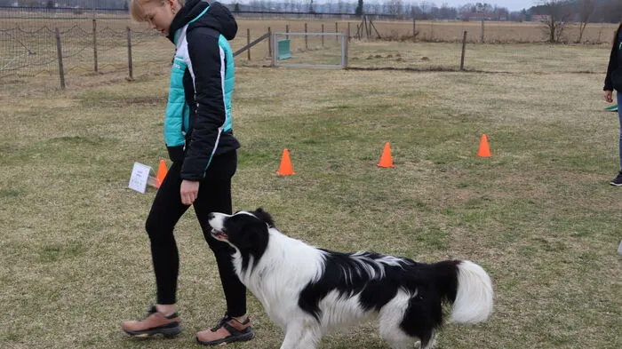 Marie Fladl mit Border Collie Riley.
