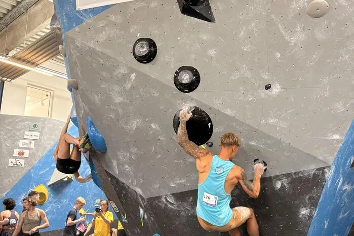 Hier die Gewinnerinnen und Gewinner der einzelnen Klassen
Frauen: Angela Vondracek
Herren: Clemens Tritthart
U 17 männlich: Oscar Schöndorer
U 17 weiblich: Jana Pötzi
U 15 männlich: Leonhard Primas
U 15 weiblich: Alexia Juratsch
U 13 männlich: Jonathan Schneider
U 13 weiblich: Nora Hönigl
U 11 männlich: Kilian Oman
U 11 weiblich: Romy Schütz