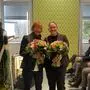 Blumen gab es vom Betriebsrat für die Neuen: Eva Maria Hassler (links) und Nina Hörlesberger aus dem Lavanttal