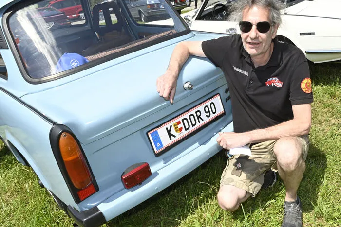 Ein Original Trabi aus Ostdeutschland, der damaligen DDR.