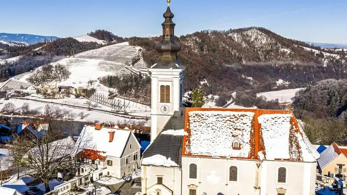 Am 27. Dezember, dem Gedenktag des Apostels Johannes, wird nach einem alten Brauch der katholischen Kirche der Wein gesegnet. 