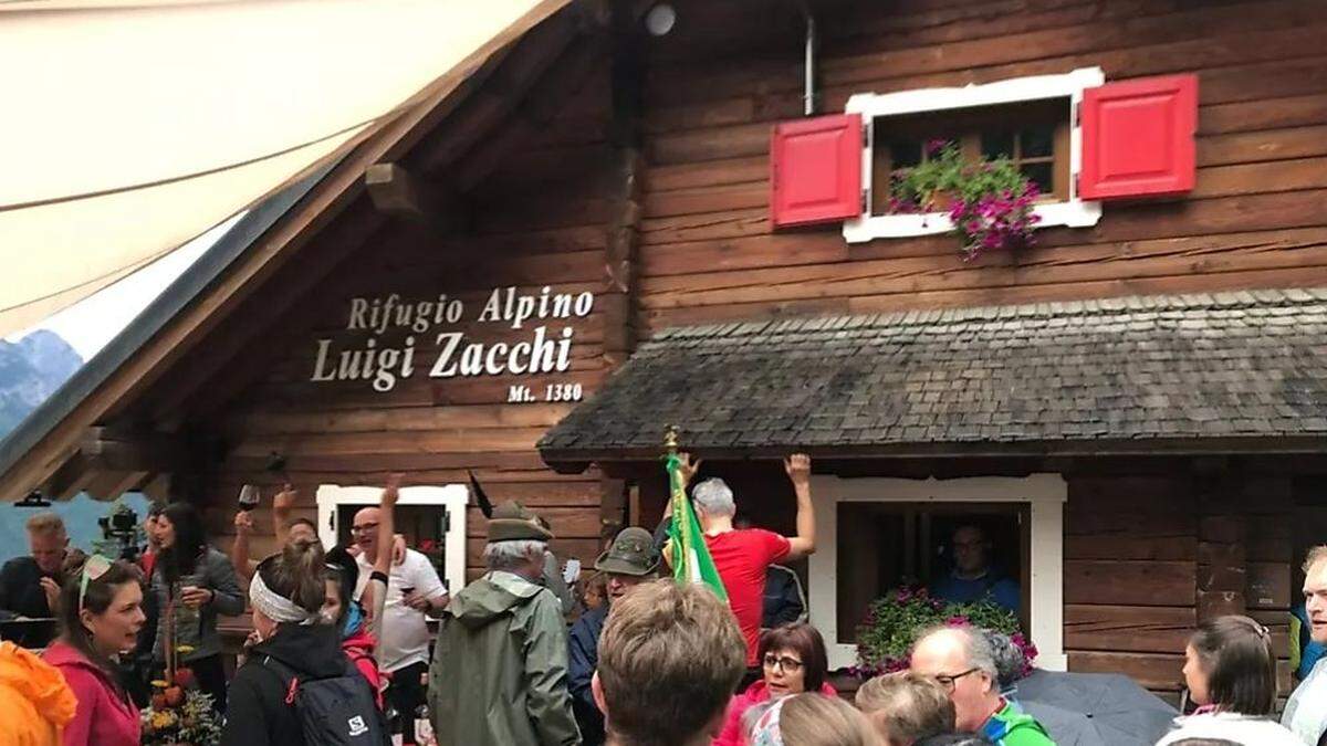 Das Neu-Eröffnungsfest der Zacchi-Schutzhütte war gut besucht