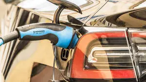 Die Folgen von Chinas-Monopol-Politik bei den Rohstoffen werden jetzt sichtbar: Europäische, japanische und US-Hersteller bangen um Produktion, genauso wie Zulieferer