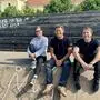 Anna-Lena Grabler, Projektleiter Stefan Widakovich und Alexander Steinhöfler von der Mobilen Jugendarbeit Leibnitz (Moja) im Skaterpark Straß. Seit einem Jahr ist das Team im Bezirk unterwegs