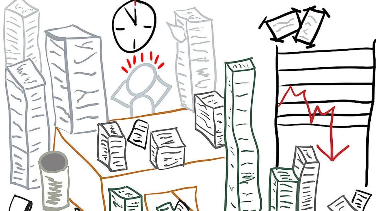 Wenn die Aktenberge Überhand nehmen, sollte der Schreibtisch entrümpelt werden