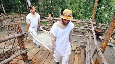 Eine Idee: Nicht nur beim Burgbau soll gebaut werden, sondern auch an einem Hotel