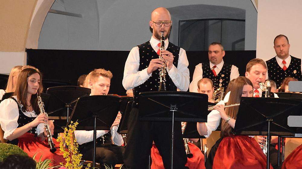 Der Solist Christian Hanke brachte mit seinen musikalischen Künsten auf der Klarinette das Publikum zum Staunen
