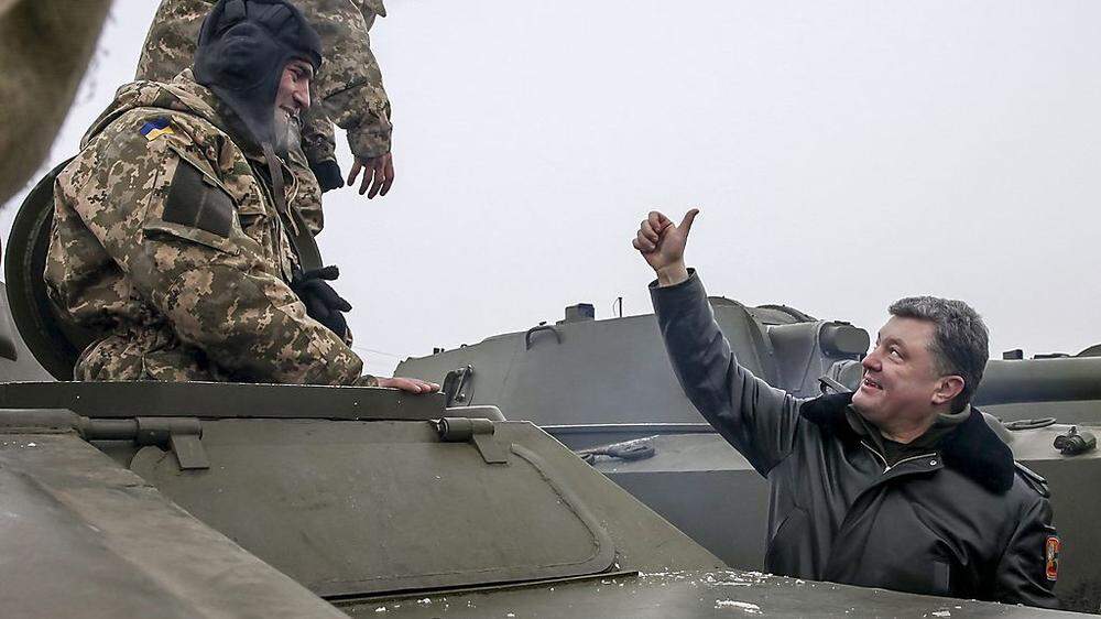 Präsident Petro Poroschenko zu Besuch bei der Truppe