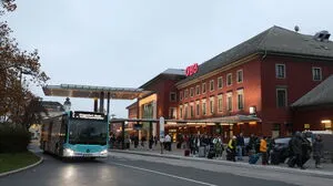 Im Bahnhof selbst war es Montagfrüh ruhig. Rundherum wurde geschimpft