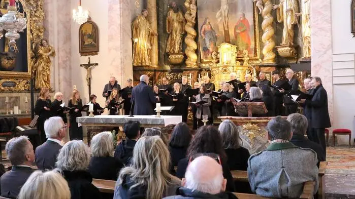 Wenn die Sängerrunde (SR) St. Georgen/Längsee unter Obmann Karl Schermanz zum Konzert in die Stiftskirche lädt, bleiben die Besucher nicht aus. Wie am Sonntagabend.
