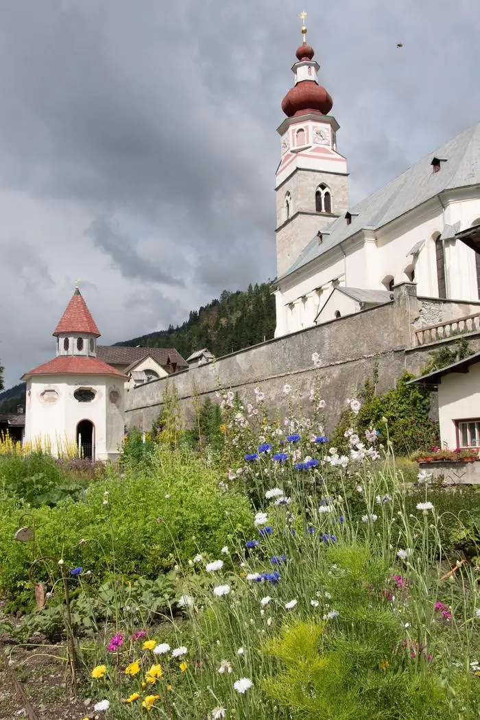 Die Kräuter werden zu Elixieren, Seifen, Balsamen oder Gelees verarbeitet