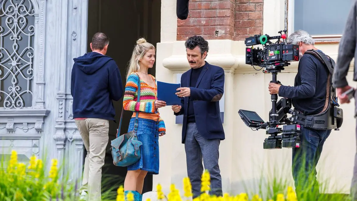 Die Schauspieler Manuel Rubey und Hilde Dalik während ServusTV's "Zuagroast" in Pinkafeld, Burgenland, Österreich, am 03. Juni 2025.