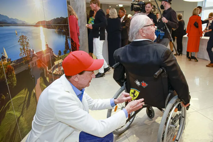 Heribert "Mr. Ferrari" Kasper machte auch Frömmels Rollstuhl zu einem Ferrari.