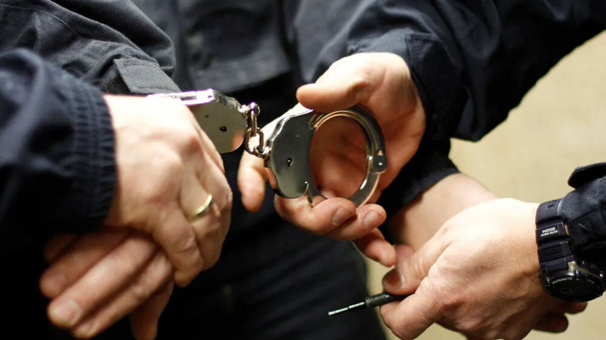 Polizisten setzten die Frau in ein Taxi. Aber sie fuhr nicht heim...