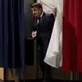 Macron bei der Stimmabgabe im Norden Frankreichs 