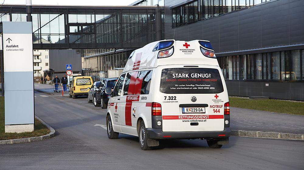 Der Verletzte wurde ins Klinikum Klagenfurt gebracht