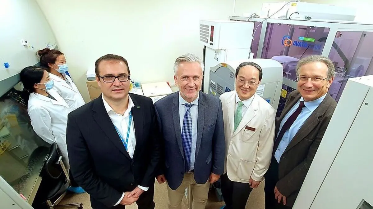 Christoph Ludwig, Robert Lobnig, Do-Hyun Nam und Thomas Pieber besiegeln die Kooperation zwischen Graz und Seoul 