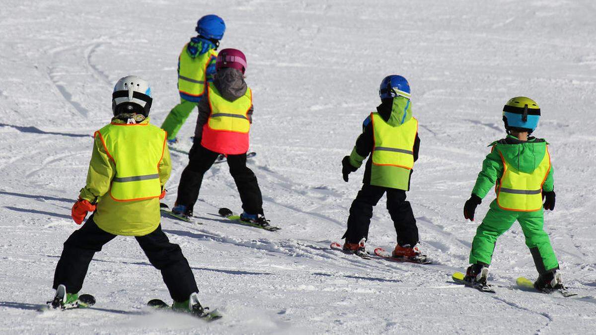 In vielen Skigebieten sind Schulskikurse derzeit gut möglich, in manchen geht es in diesen Tagen jedoch nicht