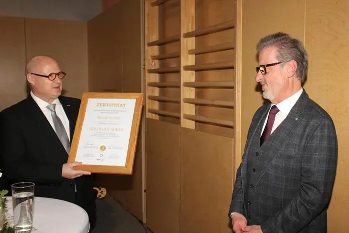 Im Rahmen des Neujahrsempfangs wurde Mooskirchen von der Wirtschaftskammer mit dem Zertifikat „Goldener Boden“ ausgezeichnet.