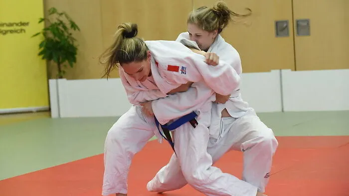 Tanja Lippitz (vorne, Judoclub Wolfsberg) besiegte im Finale bis 63 Kilo die Bleiburgerin Barbara Neibersch