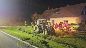 Der Traktorfahrer zog sich Prellungen zu