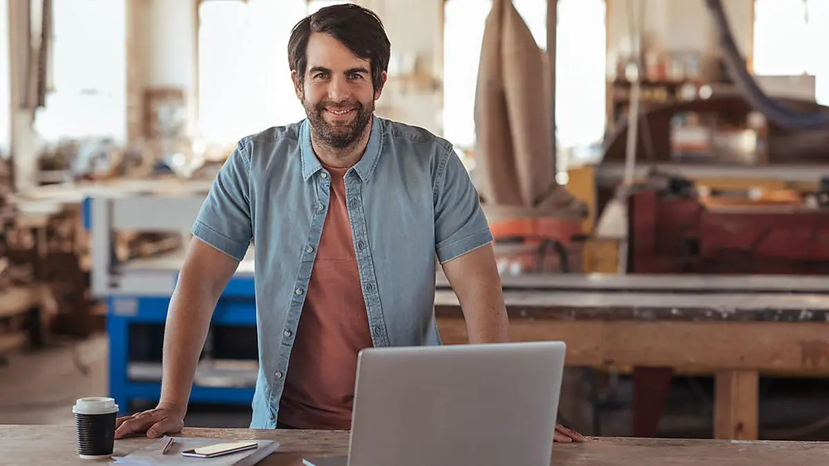 Du hast etwas, wofür du brennst - bist dir aber unsicher über den Schritt in die Selbstständigkeit? Hier findest du Tipps für den Start deines Start-ups