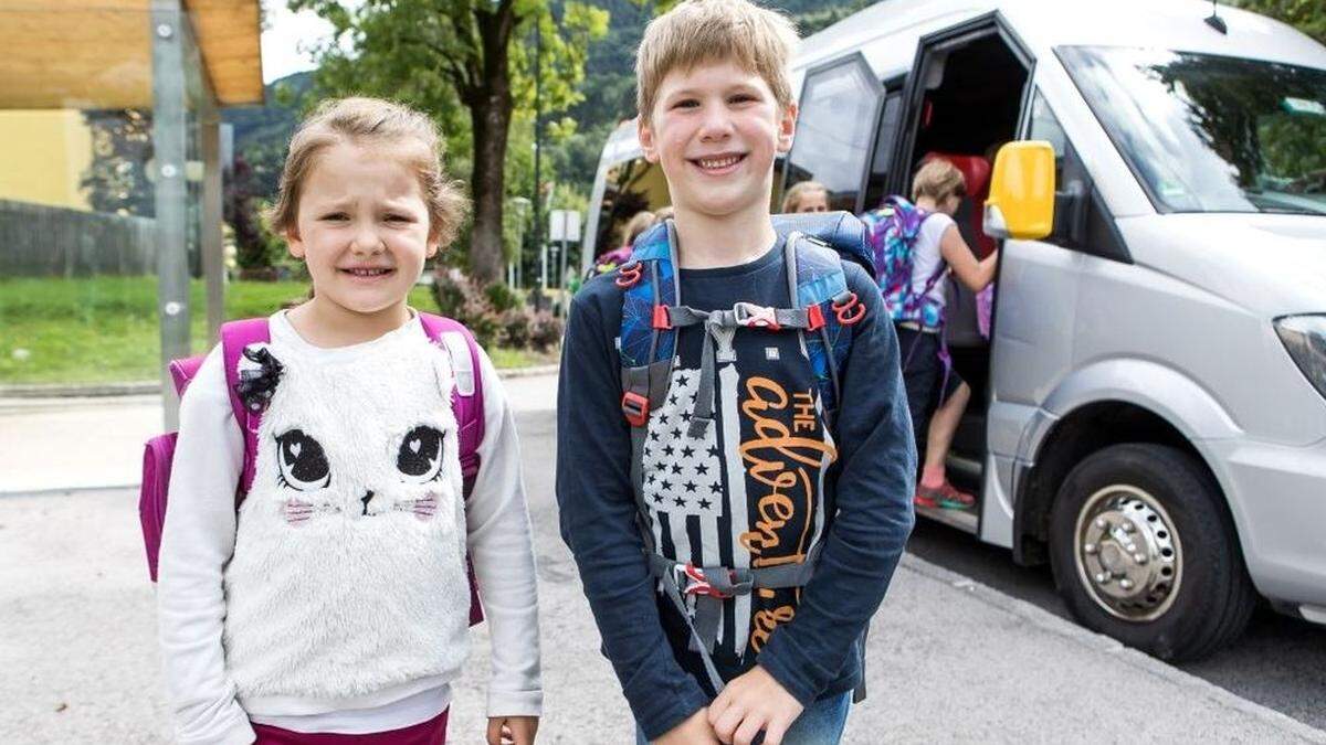 Die Schülerinnen und Schüler vom Mitterberg freuen sich über das Öffi-Angebot