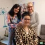 Jennifer Darnhofer mit ihrer Mama Gabi Darnhofer (links hinten) und Assistentin Martha Nowak 