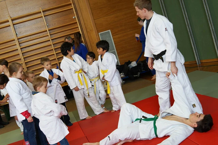 Gezeigt wurde was man bei einem Sport erleben kann.Wie hier Judo. Im Anschluss fand der 25. Internationale Mostlandlauf der LG St. Paul statt.