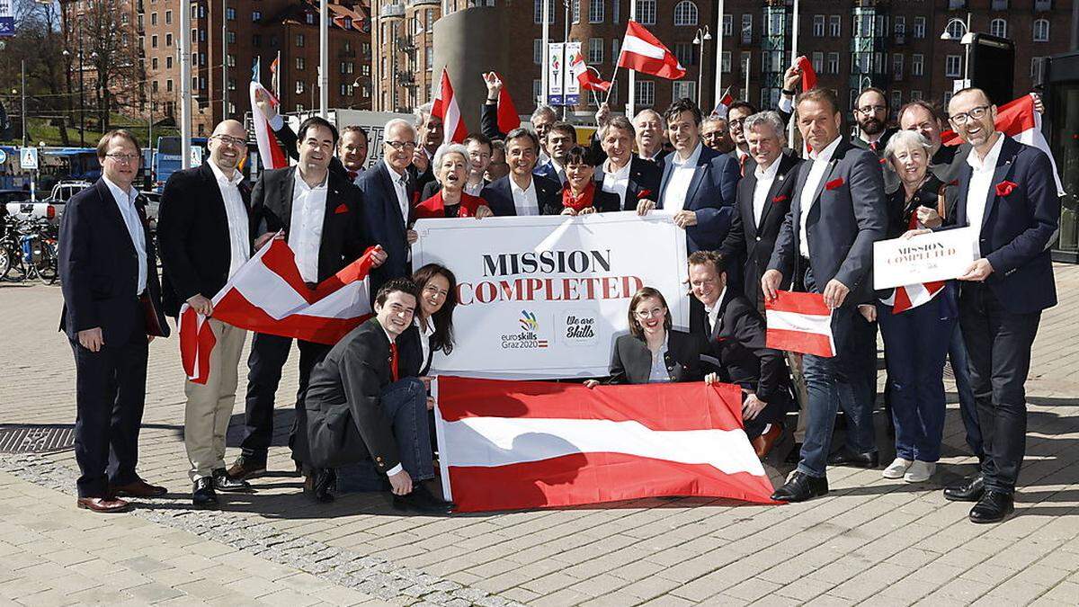Die österreichische Delegation feiert die Entscheidung in Göteborg