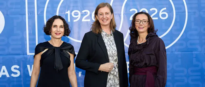 Heidrun Mischitz-Gratze mit Finanzstaatssekretärin Barbara Eibinger-Miedl und Petra Schachner-Kröll