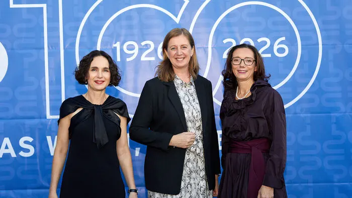 Heidrun Mischitz-Gratze mit Finanzstaatssekretärin Barbara Eibinger-Miedl und Petra Schachner-Kröll