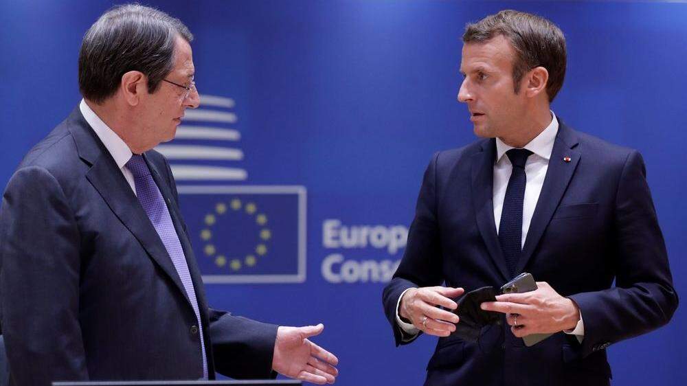 Frankreichs Präsident Emmanuel Macron und der zypriotische Präsident Nikos Anastasiades beim EU-Gipfel in Brüssel 